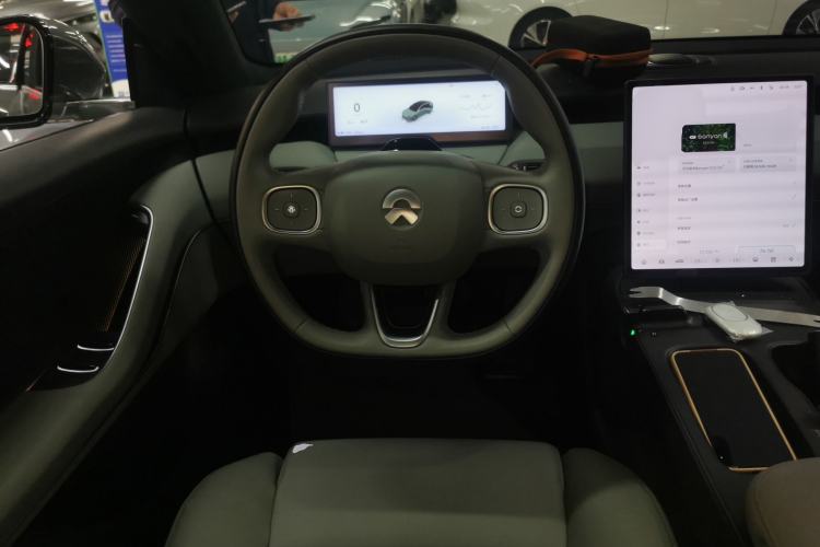 Used Nio ET5 2022 75 kWh Steering Wheel