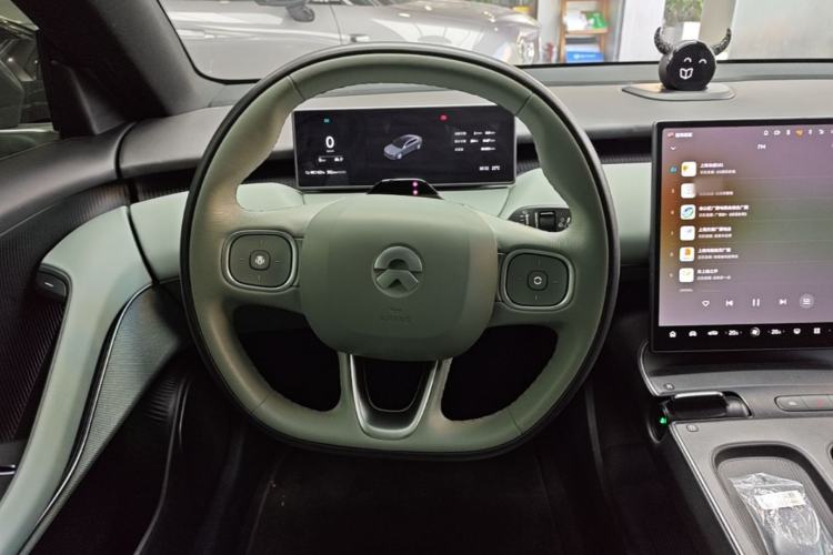 Used Nio ET5 2022 75 kWh Steering Wheel