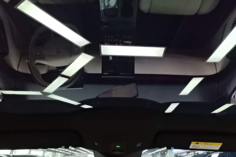 Used Nio ET5 2022 75 kWh Headliner