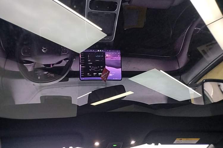 Used Nio ET5 2022 75 kWh Headliner