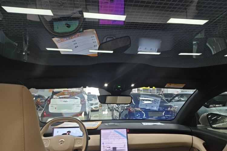 Used Nio ET5 2022 75 kWh Headliner