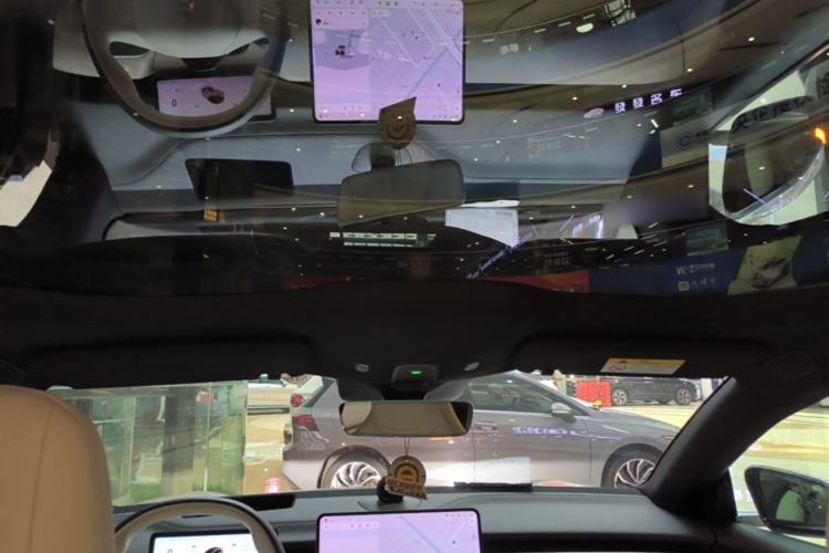 Used Nio ET5 2022 75 kWh Headliner