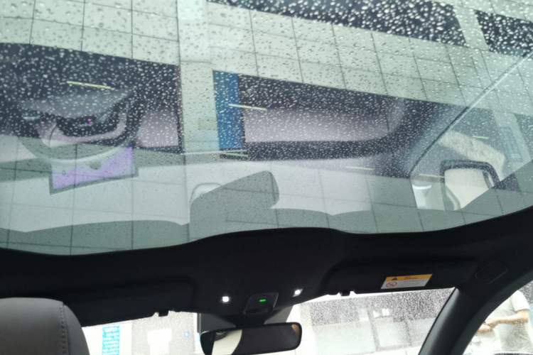 Used Nio ET5 2022 75 kWh Headliner