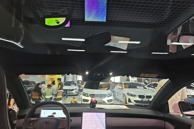 Used Nio ET5 2022 75 kWh Headliner