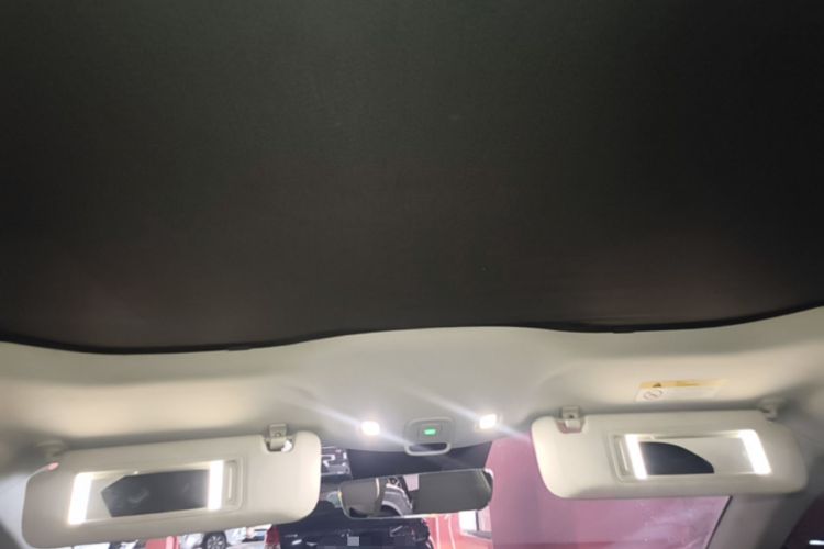 Used Nio ET5 2022 75 kWh Headliner