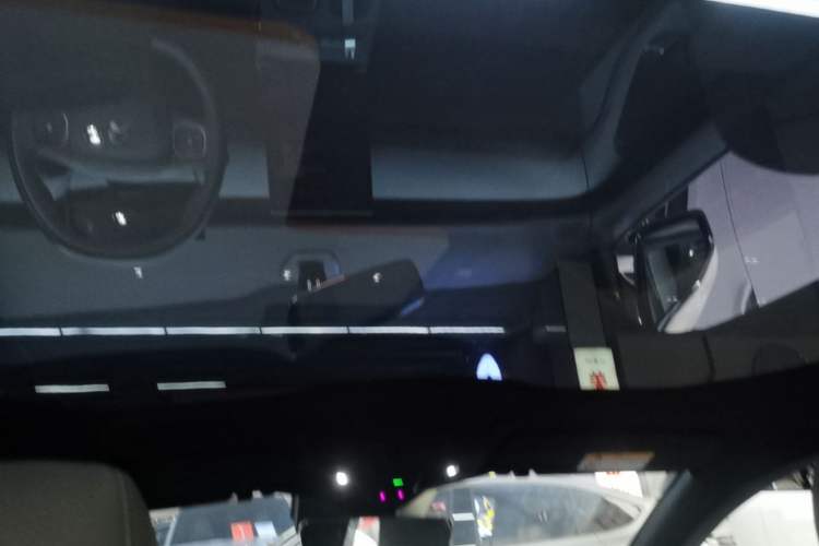 Used Nio ET5 2022 75 kWh Headliner