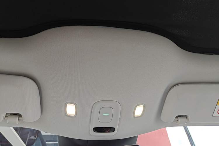 Used Nio ET5 2022 75 kWh Headliner