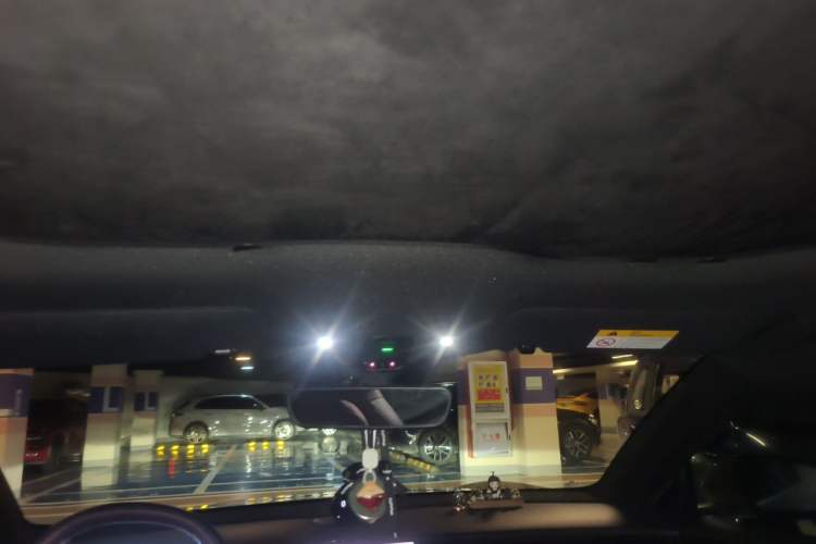 Used Nio ET5 2022 75 kWh Headliner