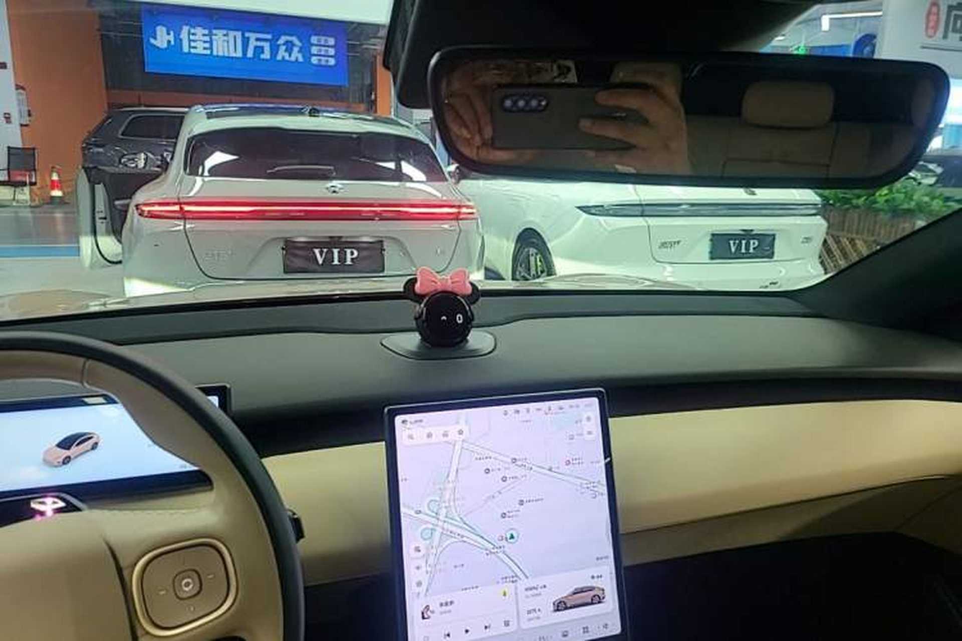 Used Nio ET5 2022 75 kWh Headliner