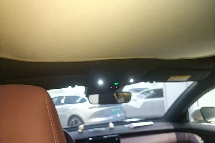 Used Nio ET5 2022 75 kWh Headliner
