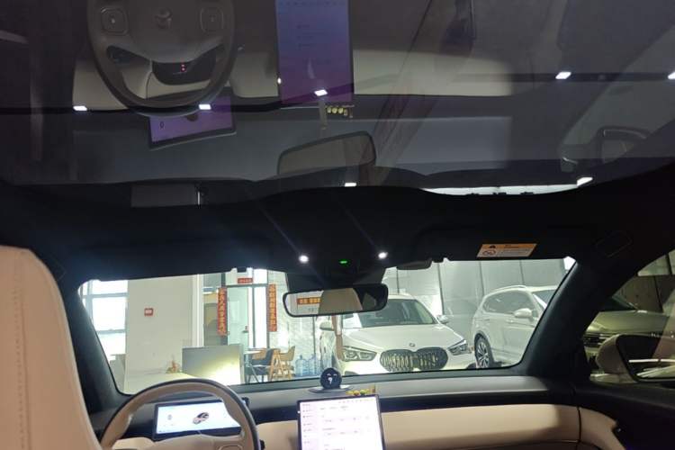Used Nio ET5 2022 75 kWh Headliner