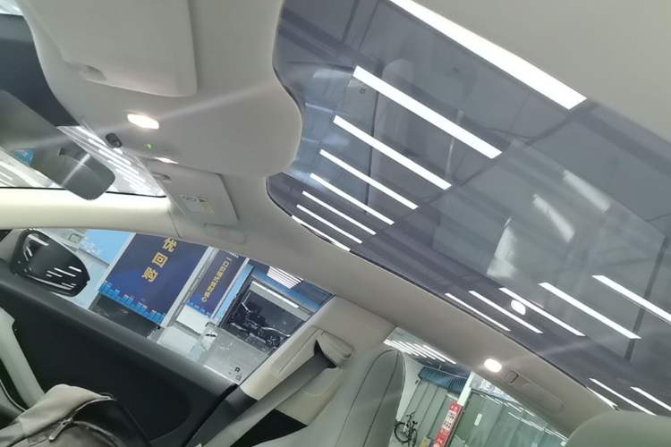 Used Nio ET5 2022 75 kWh Headliner