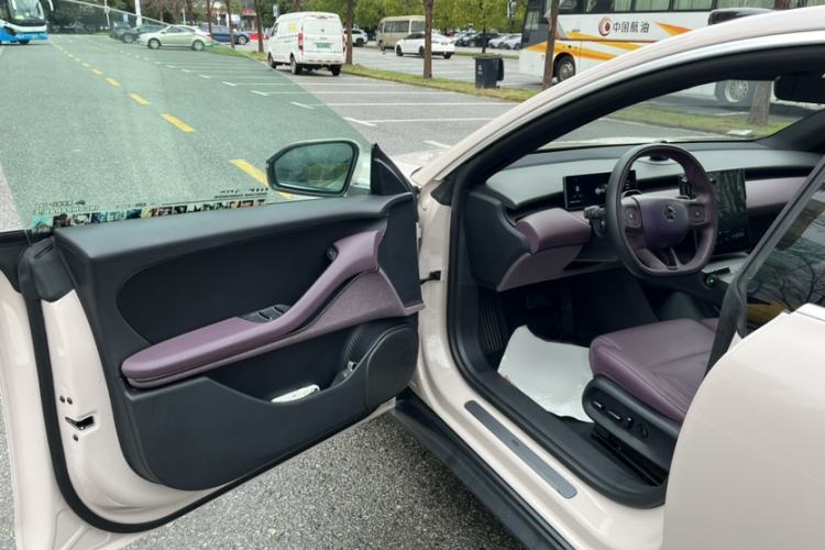 Used Nio ET5 2022 75 kWh Interior 2