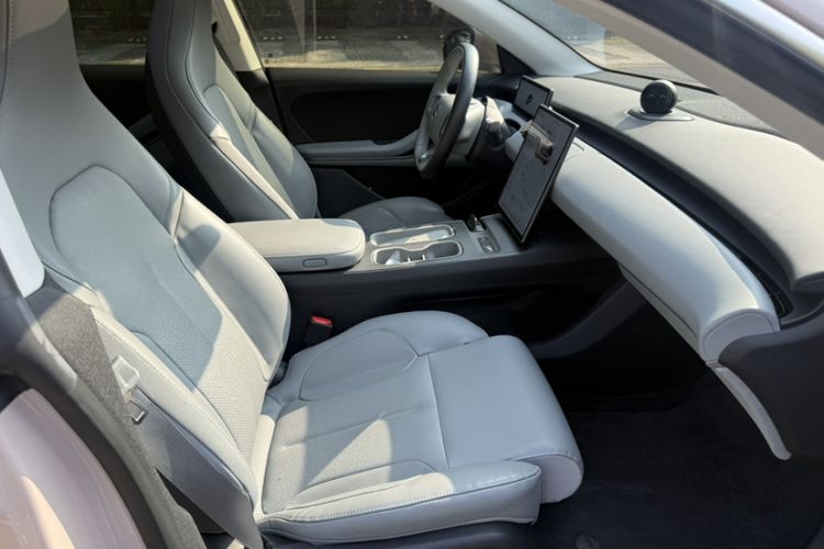 Used Nio ET5 2022 75 kWh Interior 2