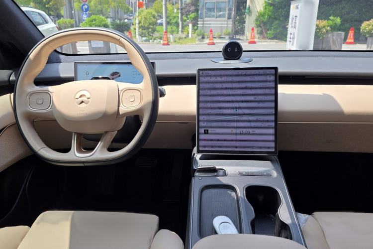 Used Nio ET5 2022 75 kWh Interior 2