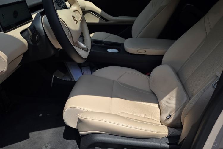 Used Nio ET5 2022 75 kWh Interior 3