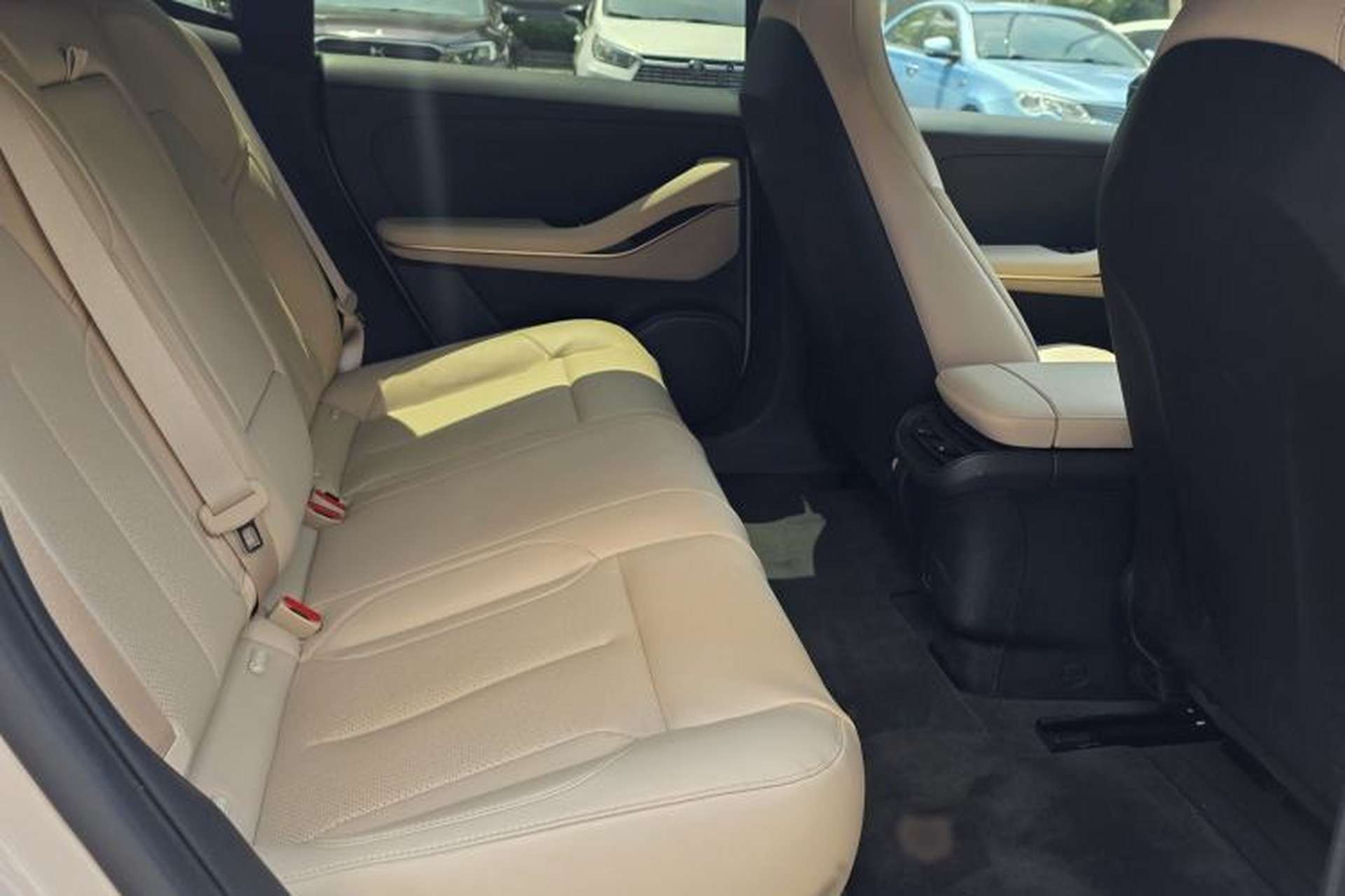 Used Nio ET5 2022 75 kWh Interior 4