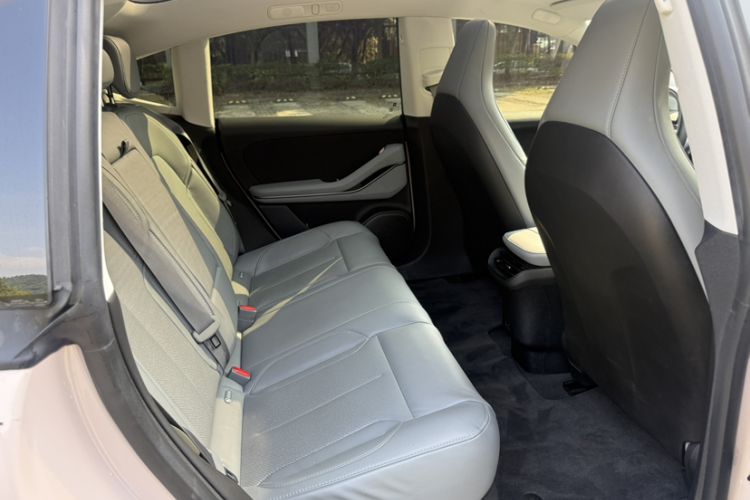 Used Nio ET5 2022 75 kWh Interior 6