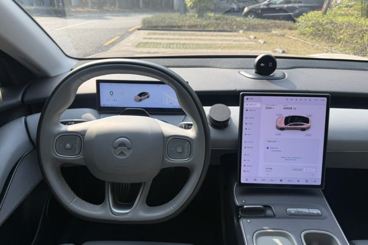Used Nio ET5 2022 75 kWh Interior 8