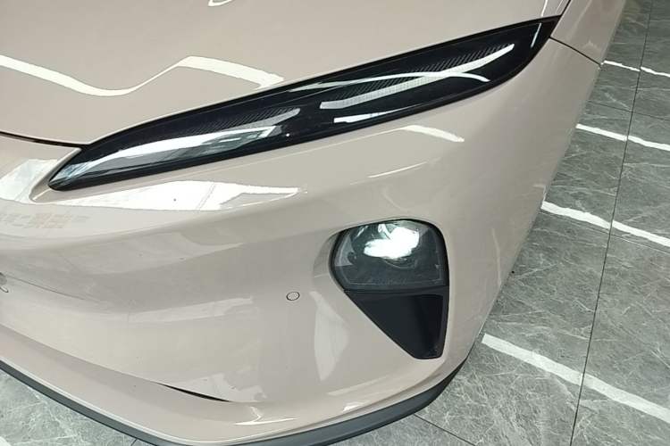 Used Nio ET5 2022 75 kWh Left Front Headlight