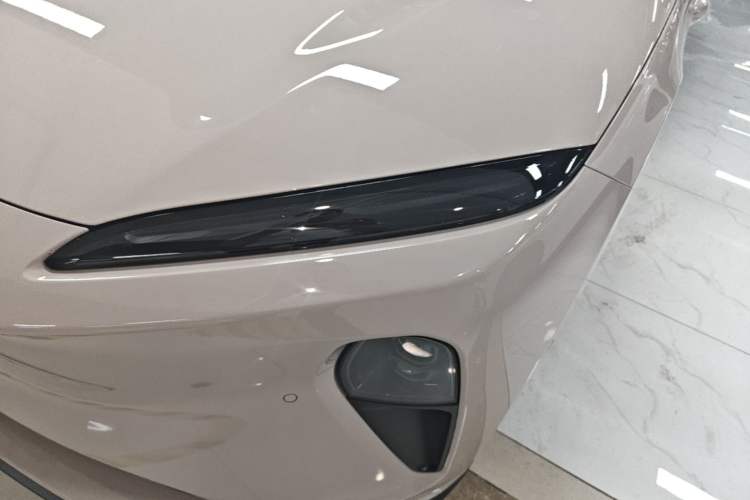 Used Nio ET5 2022 75 kWh Left Front Headlight