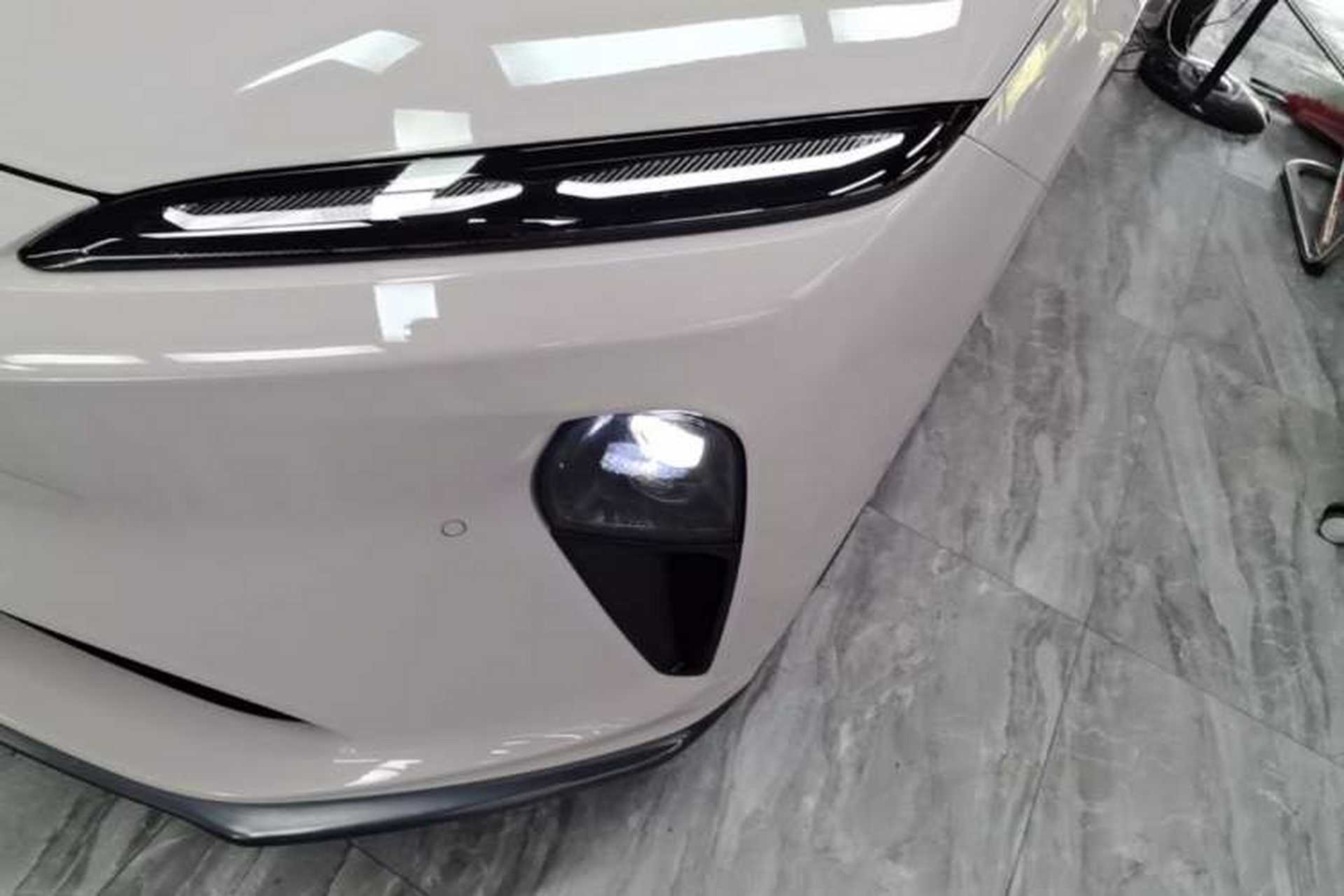 Used Nio ET5 2022 75 kWh Left Front Headlight