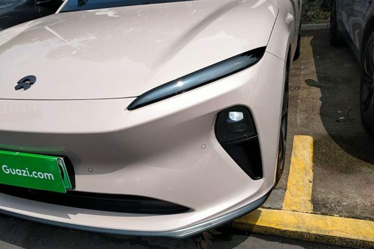 Used Nio ET5 2022 75 kWh Left Front Headlight