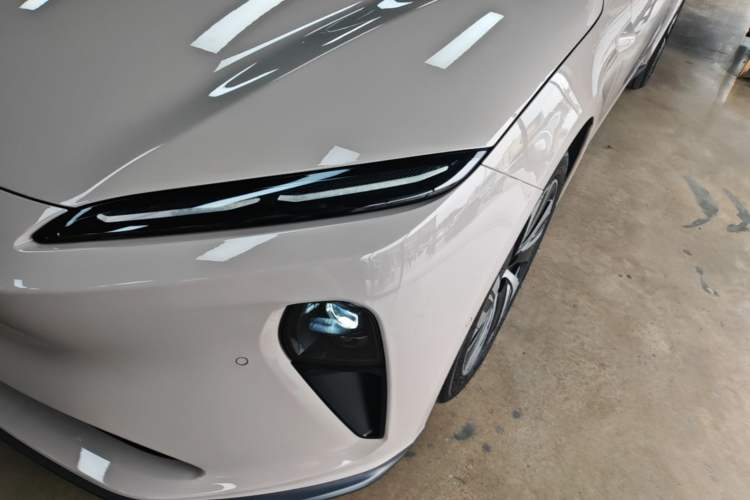 Used Nio ET5 2022 75 kWh Left Front Headlight