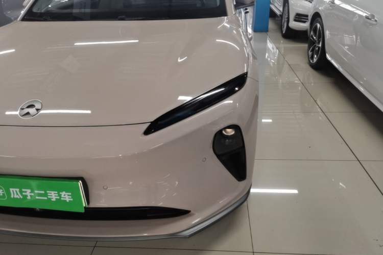 Used Nio ET5 2022 75 kWh Left Front Headlight
