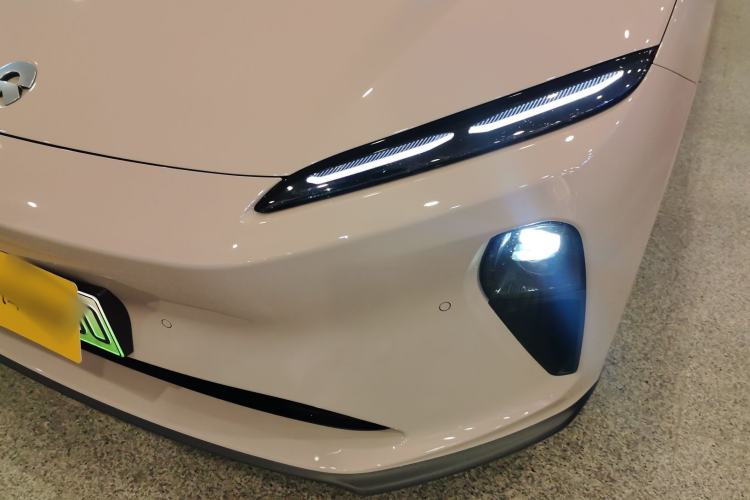 Used Nio ET5 2022 75 kWh Left Front Headlight