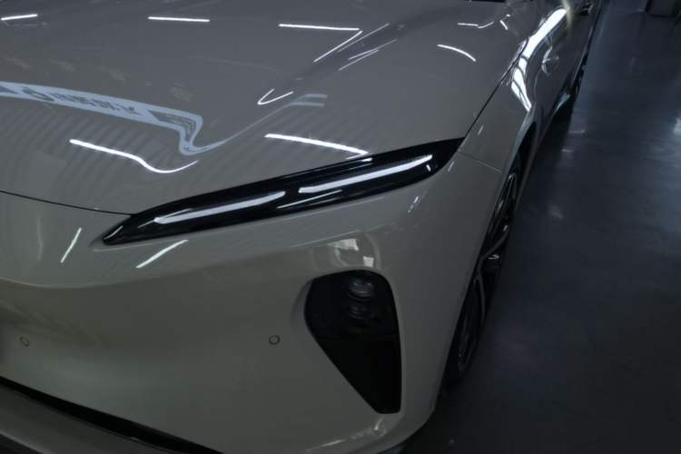 Used Nio ET5 2022 75 kWh Left Front Headlight
