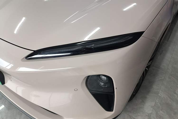 Used Nio ET5 2022 75 kWh Left Front Headlight