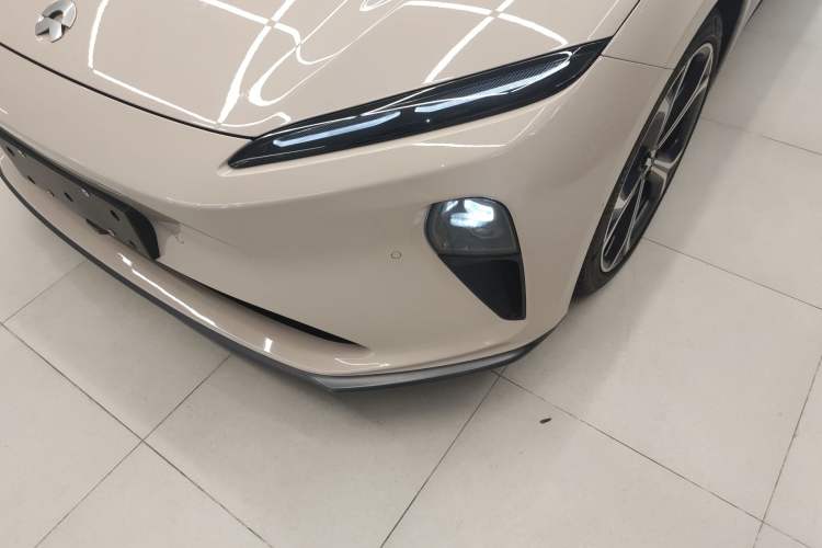 Used Nio ET5 2022 75 kWh Left Front Headlight