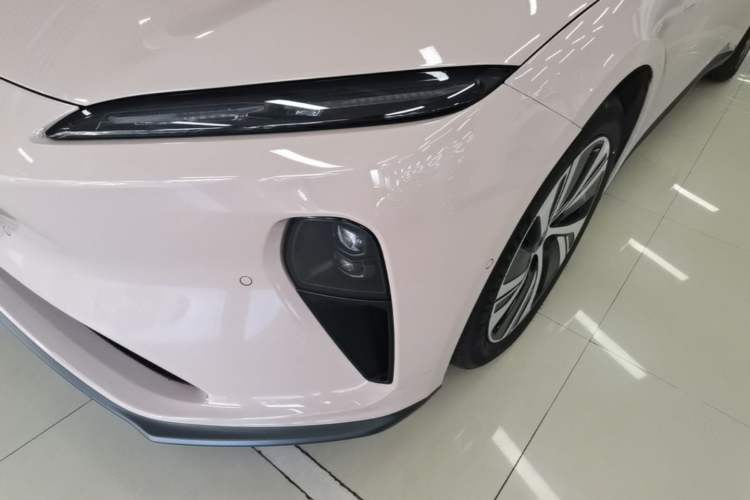 Used Nio ET5 2022 75 kWh Left Front Headlight