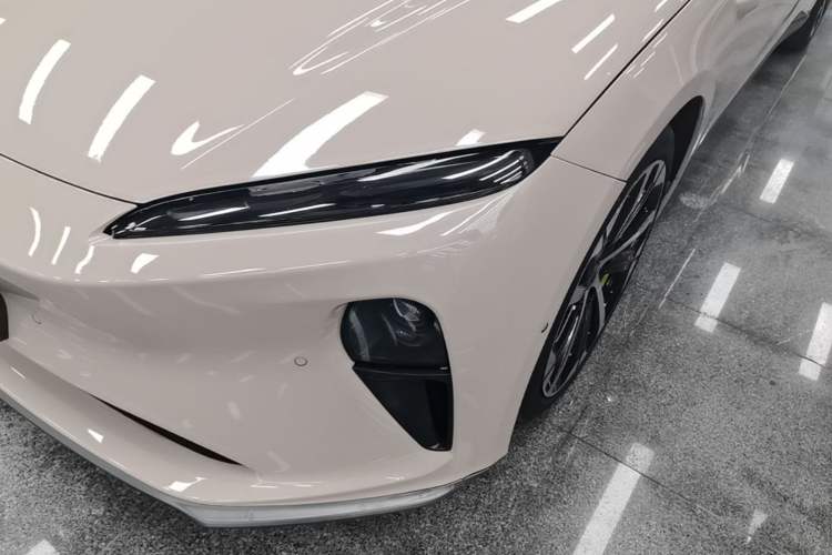 Used Nio ET5 2022 75 kWh Left Front Headlight
