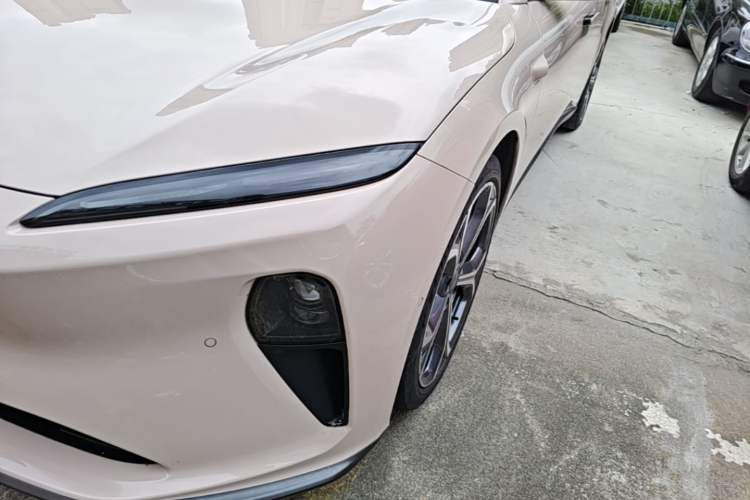 Used Nio ET5 2022 75 kWh Left Front Headlight