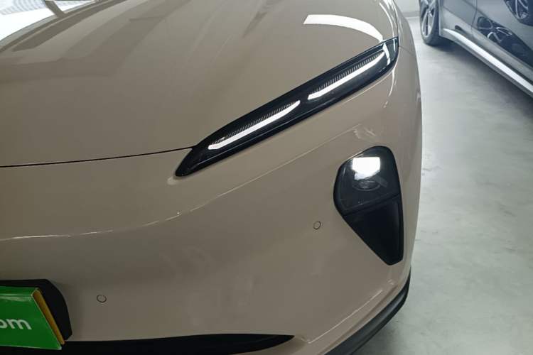 Used Nio ET5 2022 100 kWh Left Front Headlight