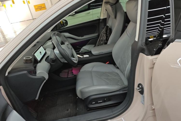 Used Nio ET5 2022 75 kWh Left Front Seat