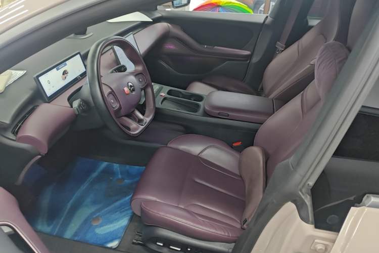 Used Nio ET5 2022 75 kWh Left Front Seat