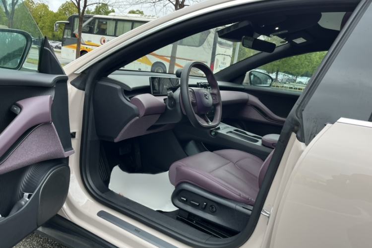 Used Nio ET5 2022 75 kWh Left Front Seat