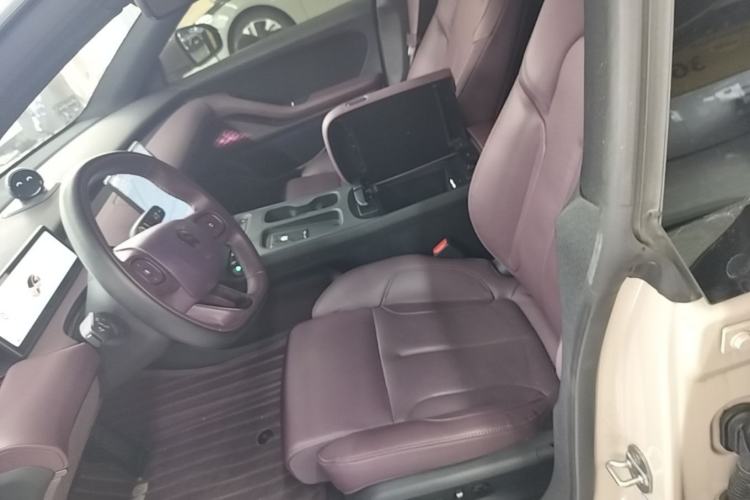 Used Nio ET5 2022 75 kWh Left Front Seat