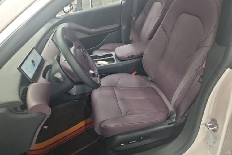 Used Nio ET5 2022 75 kWh Left Front Seat