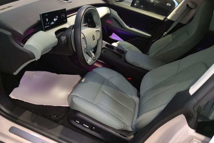 Used Nio ET5 2022 75 kWh Left Front Seat