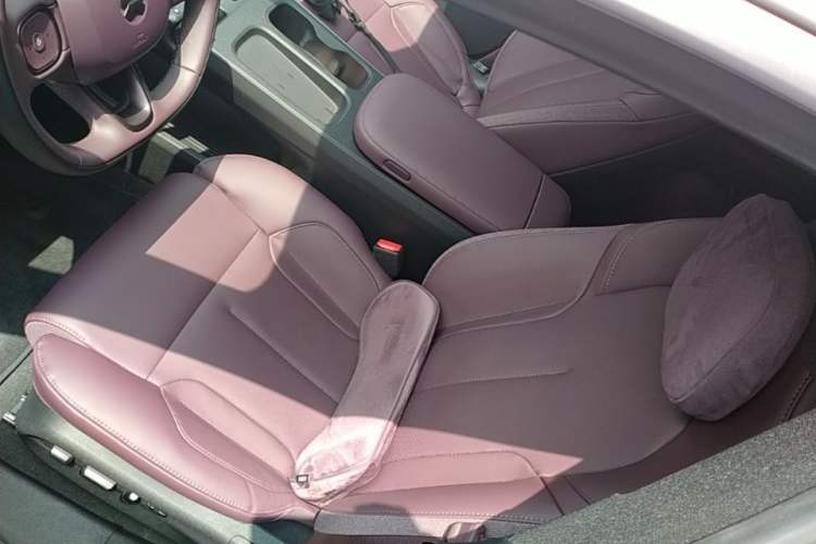 Used Nio ET5 2022 75 kWh Left Front Seat