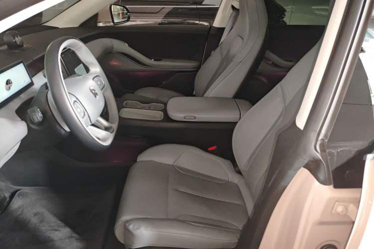 Used Nio ET5 2022 75 kWh Left Front Seat