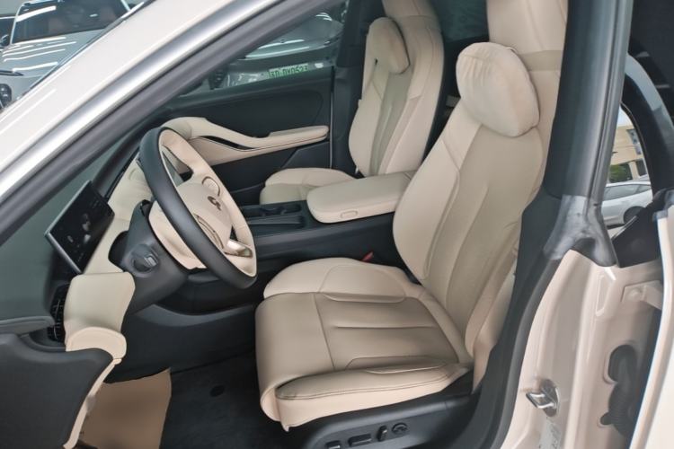 Used Nio ET5 2022 75 kWh Left Front Seat