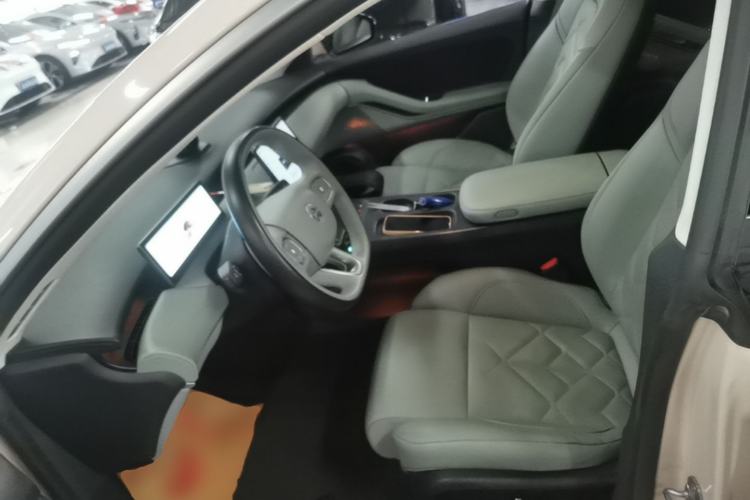 Used Nio ET5 2022 75 kWh Left Front Seat
