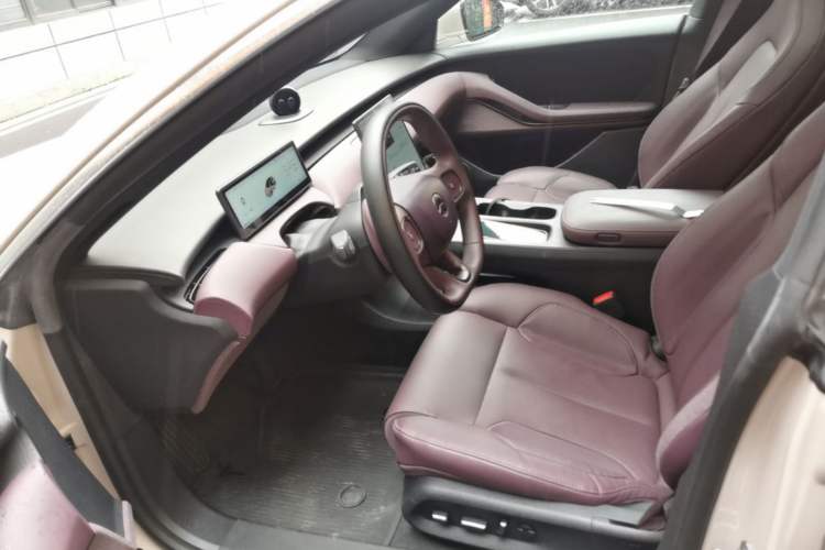 Used Nio ET5 2022 75 kWh Left Front Seat