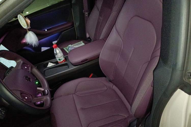 Used Nio ET5 2022 75 kWh Left Front Seat