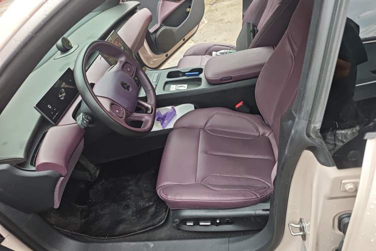 Used Nio ET5 2022 75 kWh Left Front Seat